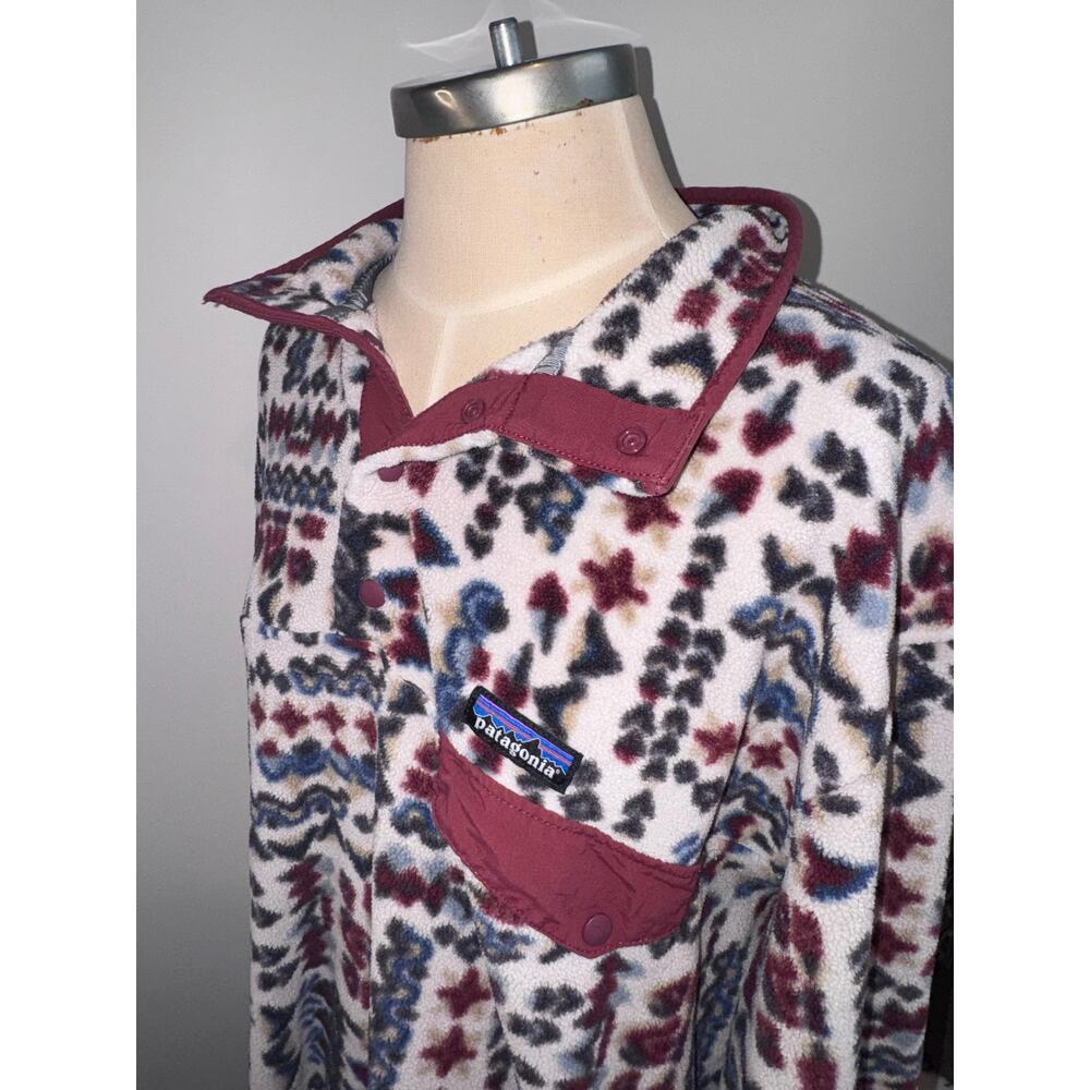 Patagonia Men's Printed Fleece Pullover Jacket in Multi/Maroon - Picture 2 of 4